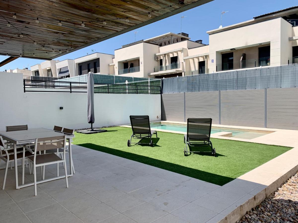Chalet Con Piscina Privada A 25 Min De Madrid Arroyomolinos Bagian luar foto